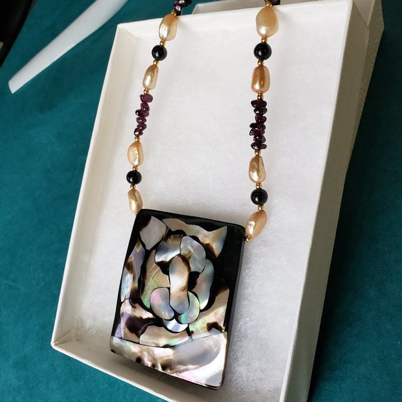 Vintage Lee sands pearls and garnet chunks mountain lion - Picture 3 of 4